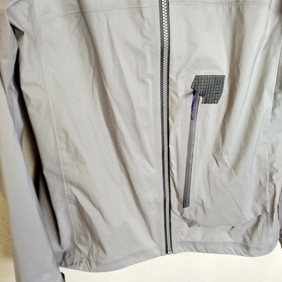 Patagonia Women's Ultralight Packable windbreaker Jacket sz S - Picture 7 of 9